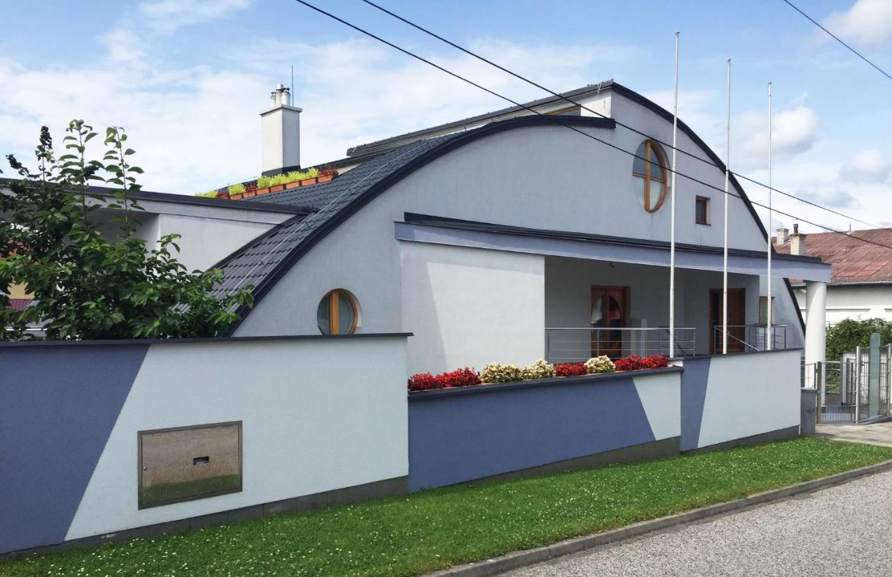 Apartman Triga Snina Exterior photo